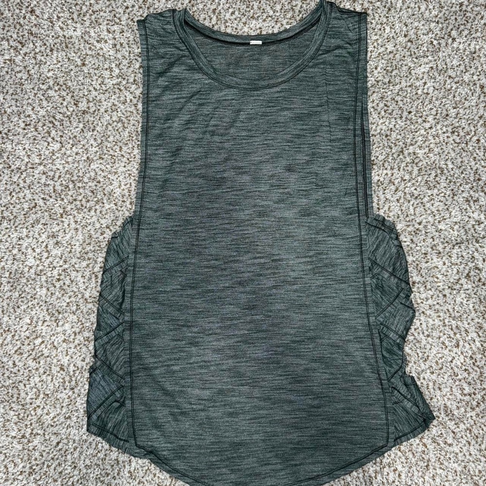 Lululemon tank